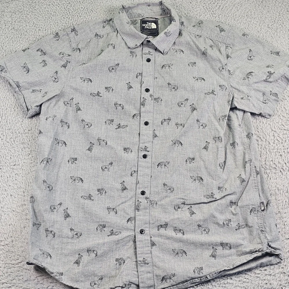 The North Face Shirt Mens Large Gray Animal Print Short Sleeve Button Up Outdoor